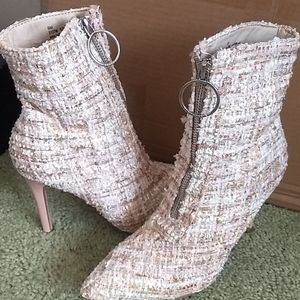 Heeled boots